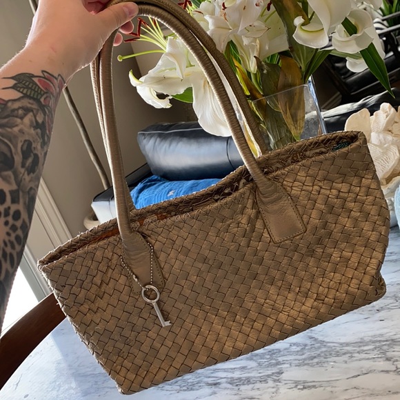 PRICE FIRM Buttery Gold Woven Leather Fossil Bag - Picture 13 of 16